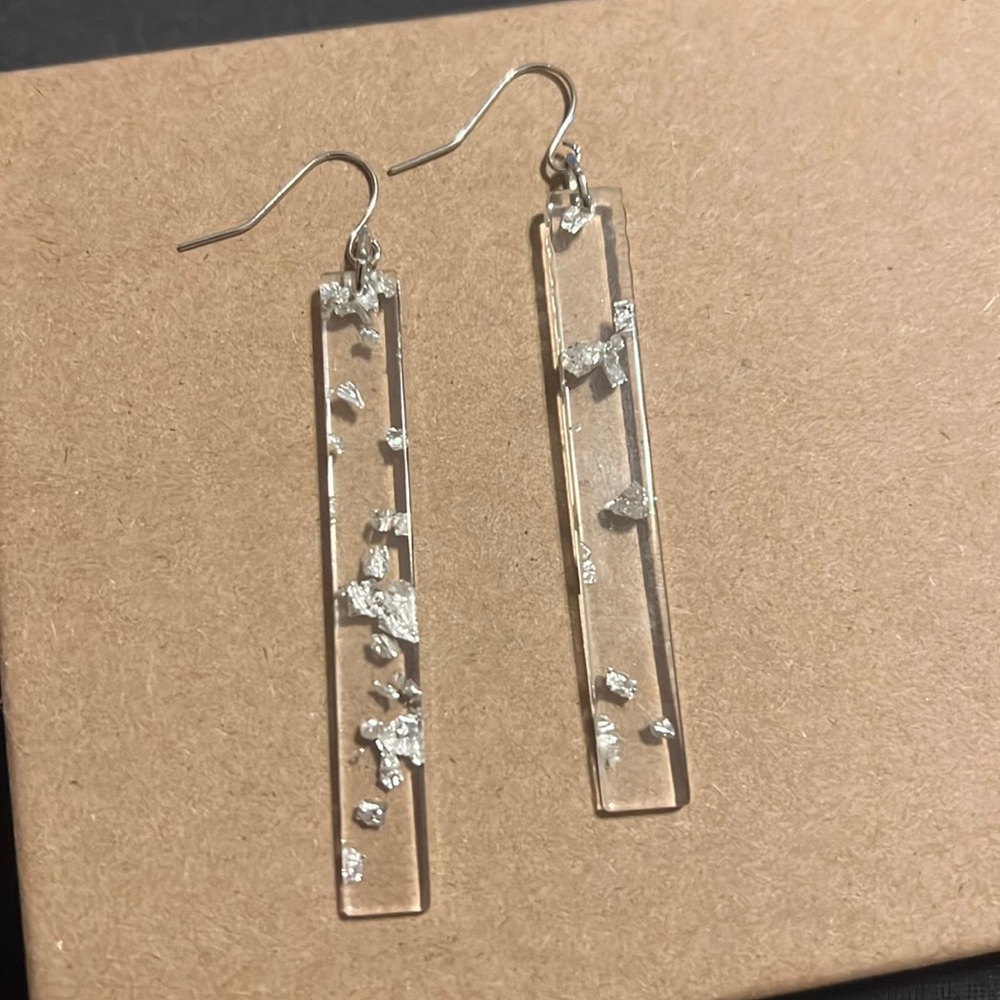 Acrylic bar clear silver glitter earring spring collection!